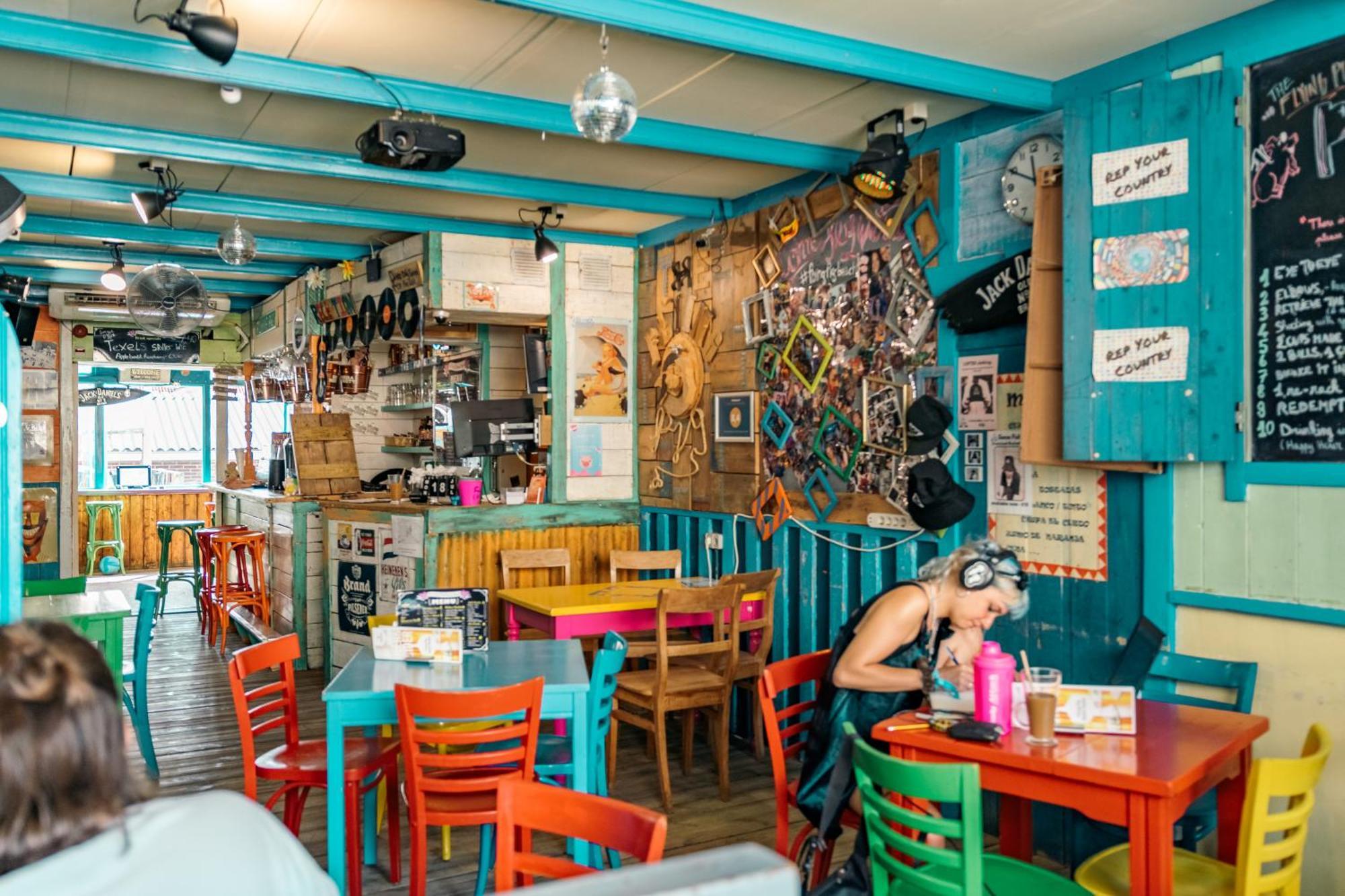The Flying Pig Beach Hostel Noordwijk Exterior photo