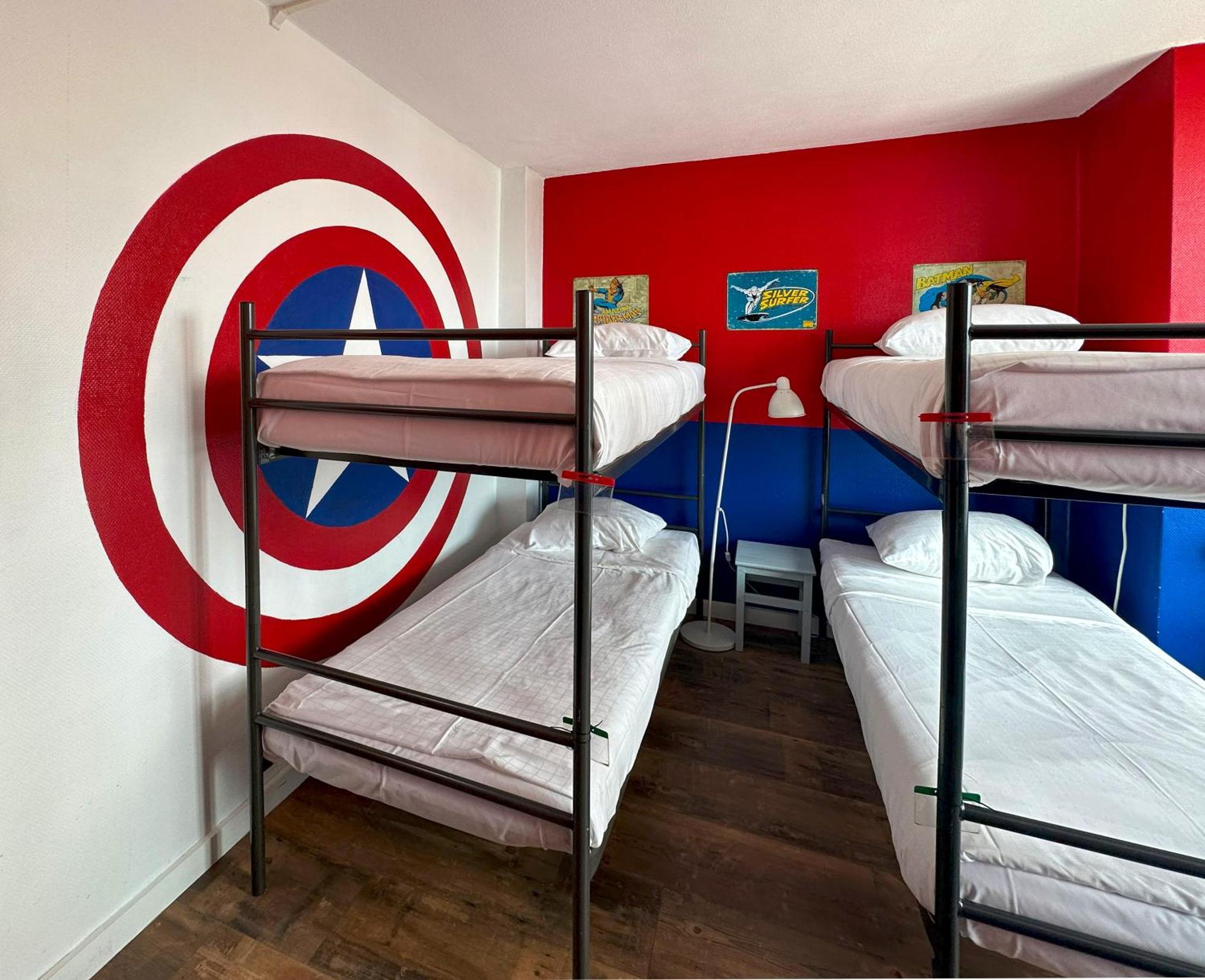 The Flying Pig Beach Hostel Noordwijk Exterior photo